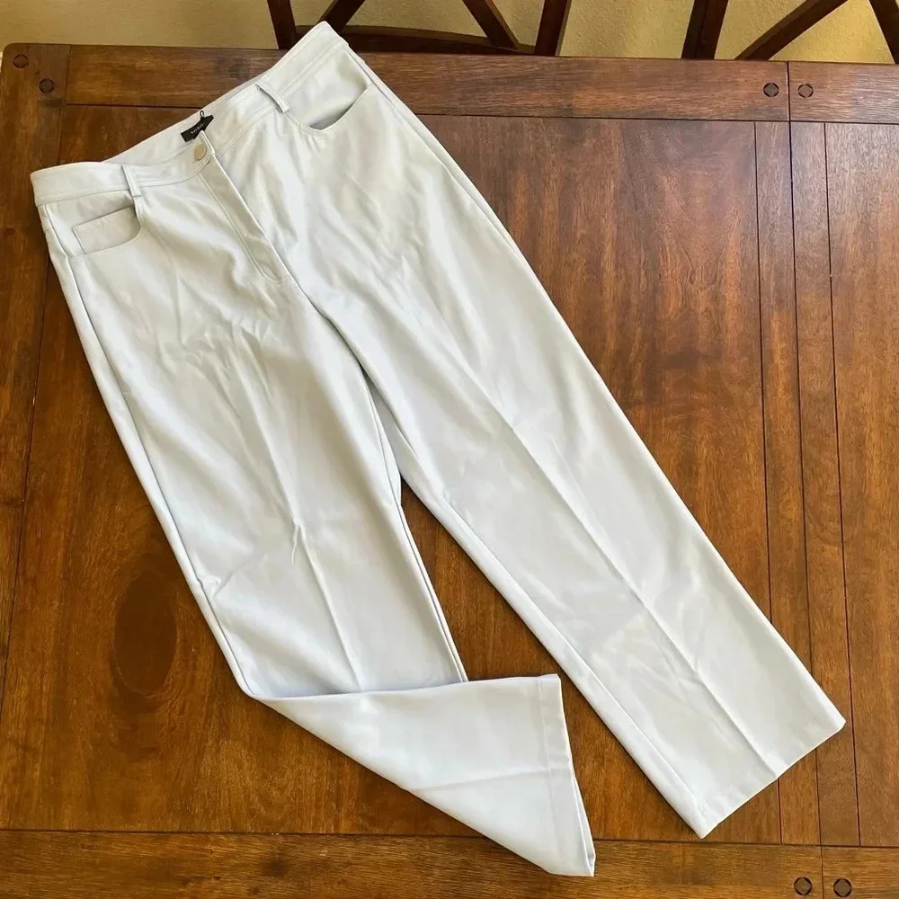 Halogen Straight Leg Pants in Light Gray